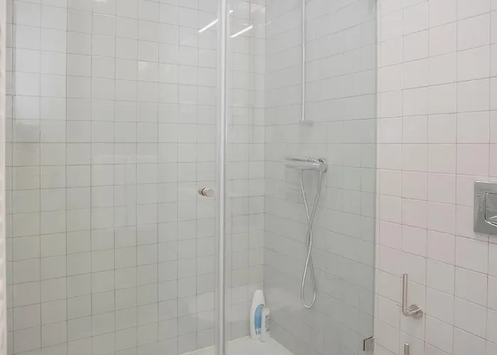 Liiiving In - Downtown & Riverside Balcony Apartament