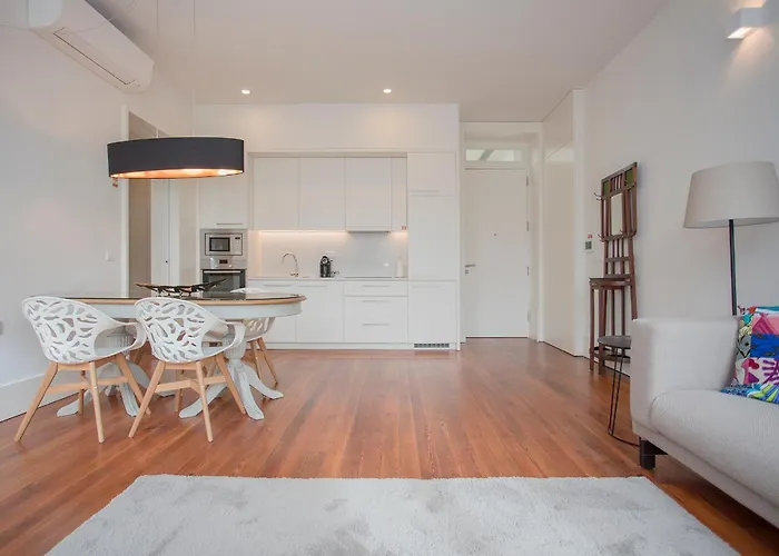 Liiiving In - Downtown & Riverside Balcony *