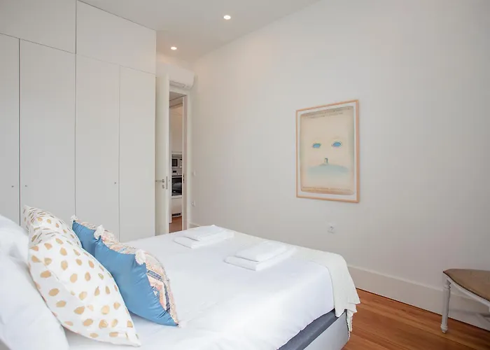 Liiiving In - Downtown & Riverside Balcony Apartament *