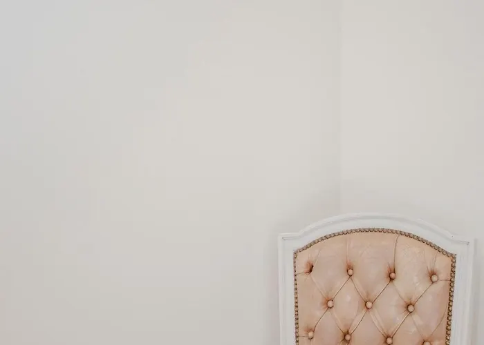 Liiiving In - Downtown & Riverside Balcony