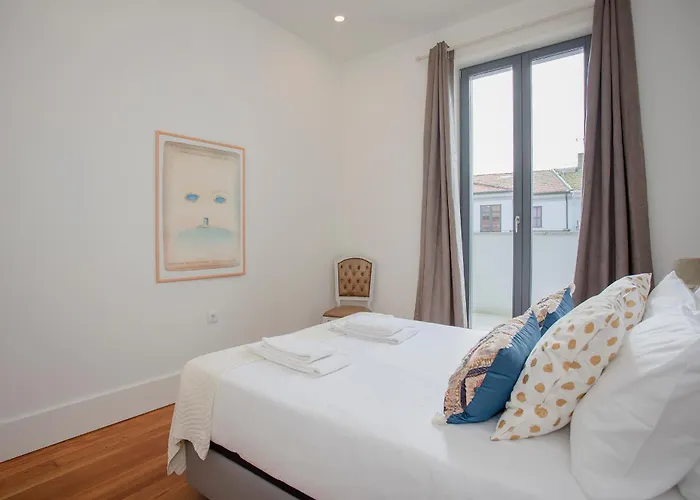 Liiiving In - Downtown & Riverside Balcony Apartament *