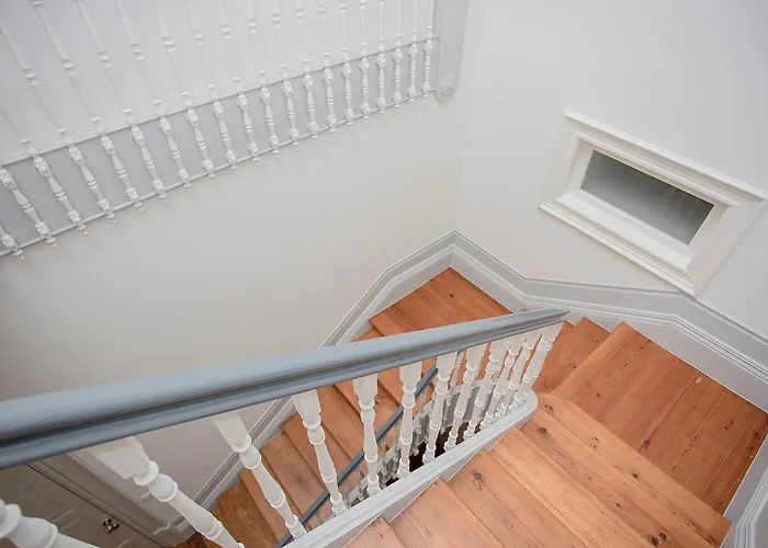 Liiiving In - Downtown & Riverside Balcony Apartament *