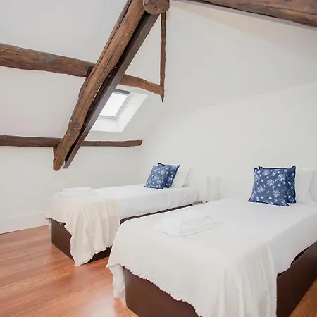 Liiiving In - Downtown & Riverside Balcony Apartment Porto