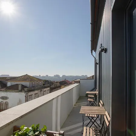 Liiiving In - Downtown & Riverside Balcony * פורטו