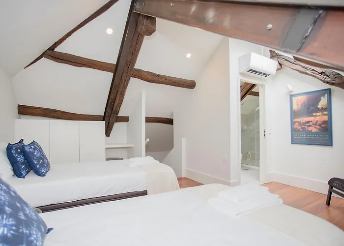 Liiiving In - Downtown & Riverside Balcony Daire