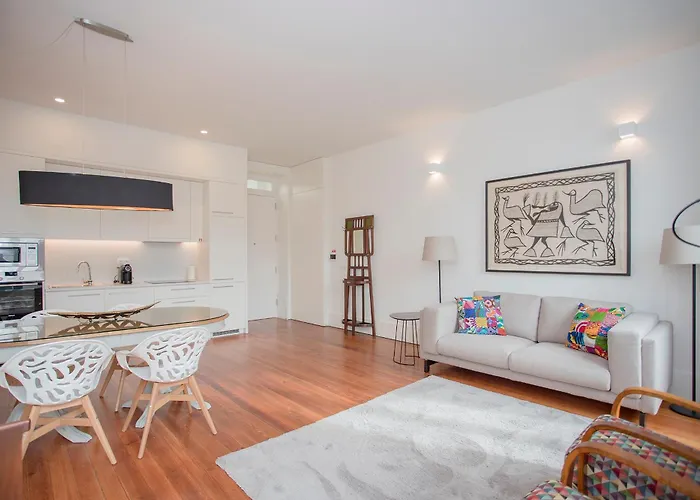 Liiiving In - Downtown & Riverside Balcony Daire *