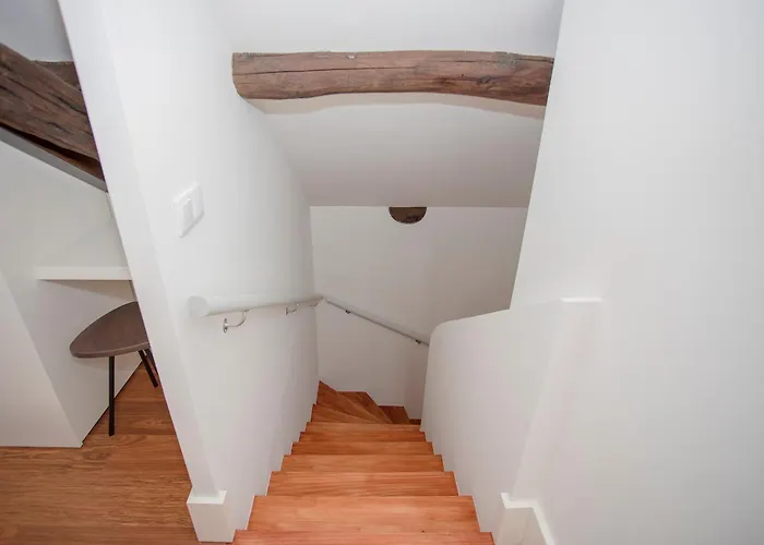 Liiiving In - Downtown & Riverside Balcony Daire