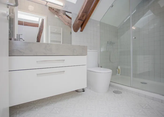 Liiiving In - Downtown & Riverside Balcony Appartement *