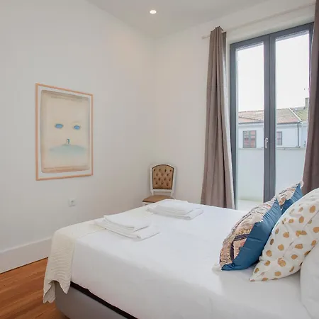 Liiiving In - Downtown & Riverside Balcony *